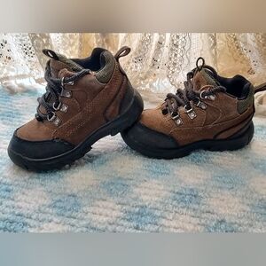2004 OshKosh Hiking Boots